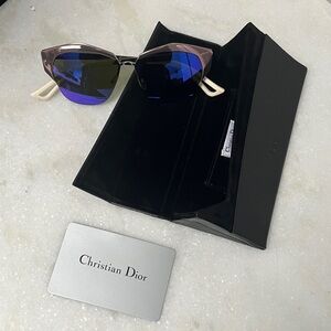 CHRISTIAN DIOR Mirrored Sunglasses w/Case